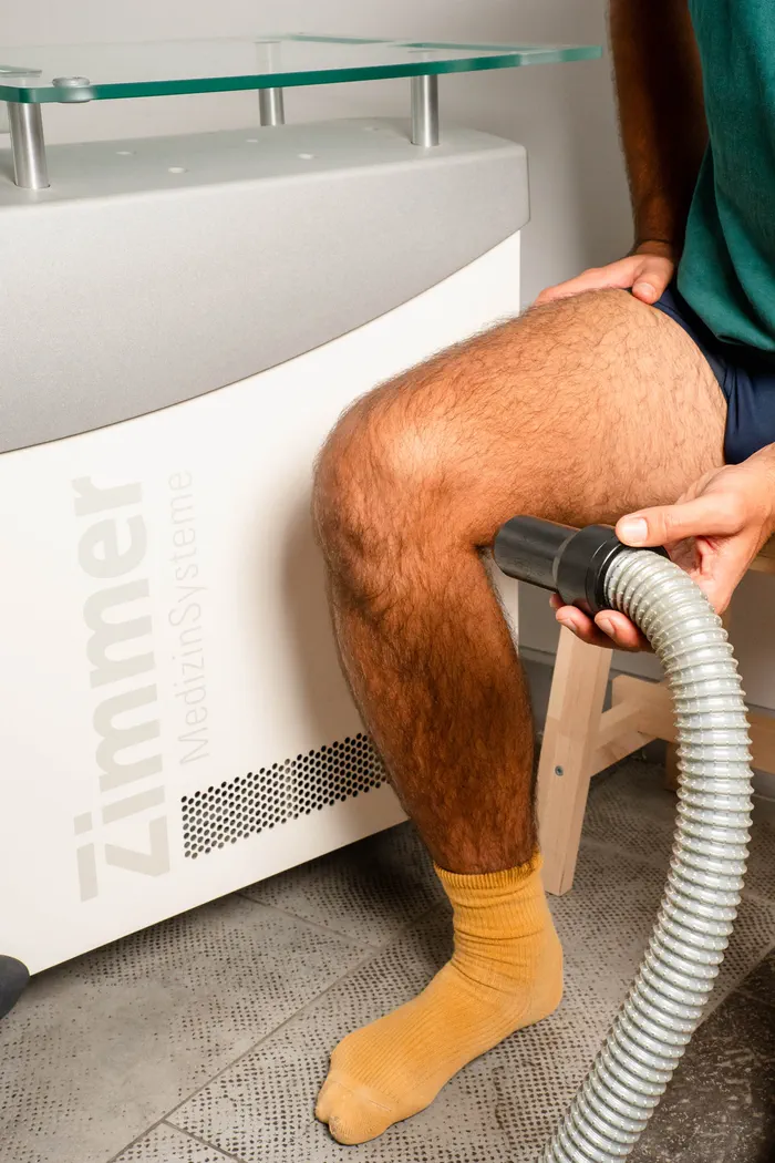 Appareil de cryothérapie par air froid au cabinet Physio Sète